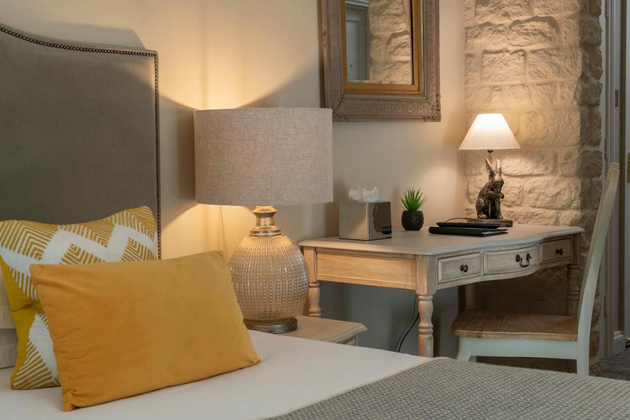 The Dial House 4*