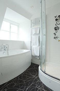 The Dial House 4*